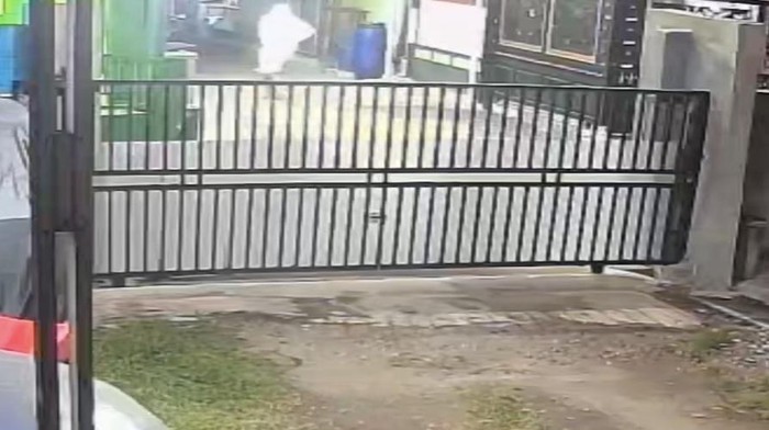 Polisi Sebut Aksi ‘Pocong’ Berlarian di Depok Diduga Hanya Konten Media Sosial