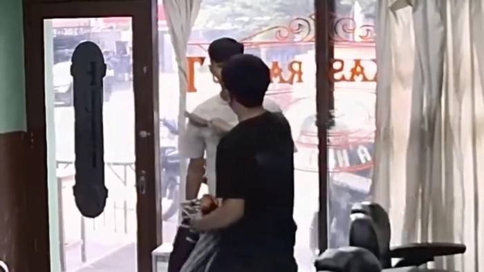 Pria di Jakarta Selatan Diduga Aniaya Kapster karena Tak Puas Hasil Cukuran